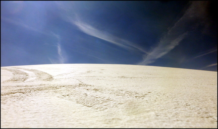 dh---encore-un-peu-de-neige-je-grimpe-l-haut--skis- 13829684265 o