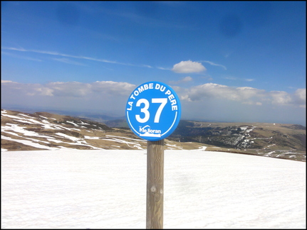 dh---encore-un-peu-de-neige-je-grimpe-l-haut--skis- 13830683234 o